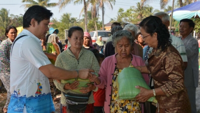 អង្គភាពអាជីវកម្មវៀតណាមជួយឧបត្ថម្ភជនក្រីក្រនៅកម្ពុជា